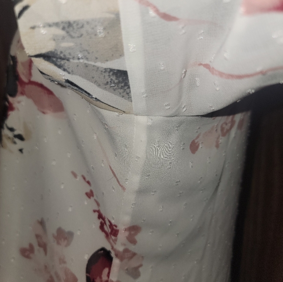 White House Black Market Top Size 6 Floral - Picture 5 of 7